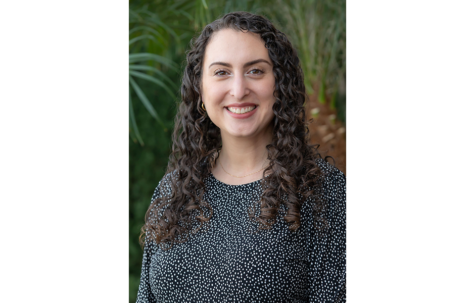 Cantor Lauren Blasband-Roth